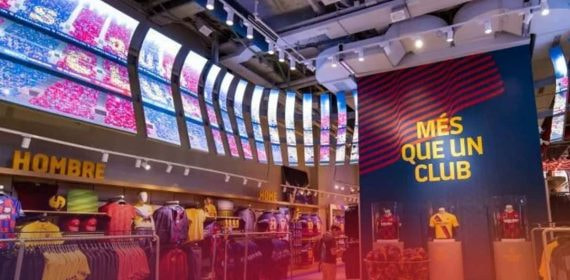 La tienda del Barça junto al Camp Nou.