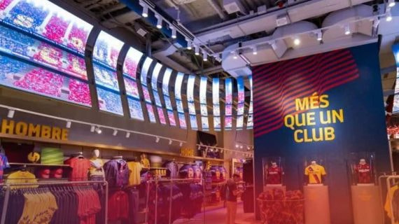La tienda del Barça junto al Camp Nou.