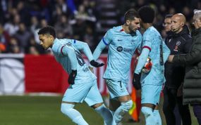 Un cambio en un partido de fútbol.