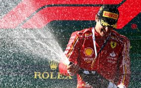 Carlos Sainz cantó Smooth Operator tras ganar el GP de Australia 2024.