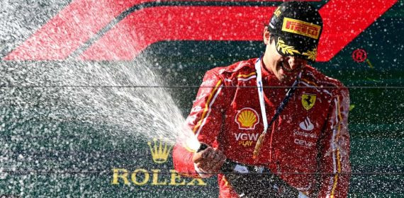 Carlos Sainz cantó Smooth Operator tras ganar el GP de Australia 2024.