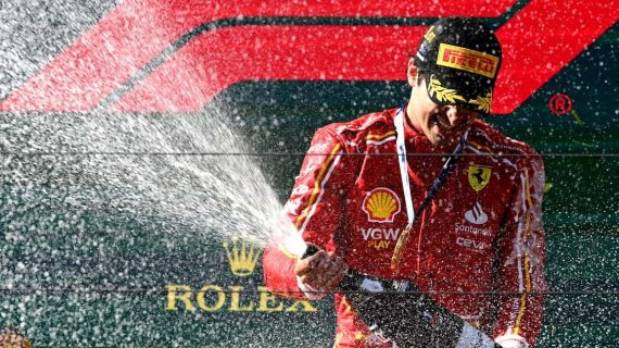 Carlos Sainz cantó Smooth Operator tras ganar el GP de Australia 2024.
