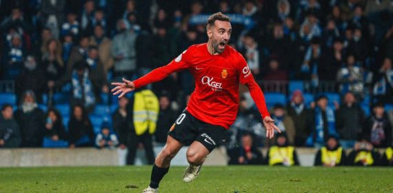 Sergi Darder, celebrando el gol del penalti decisivo en San Sebastián.