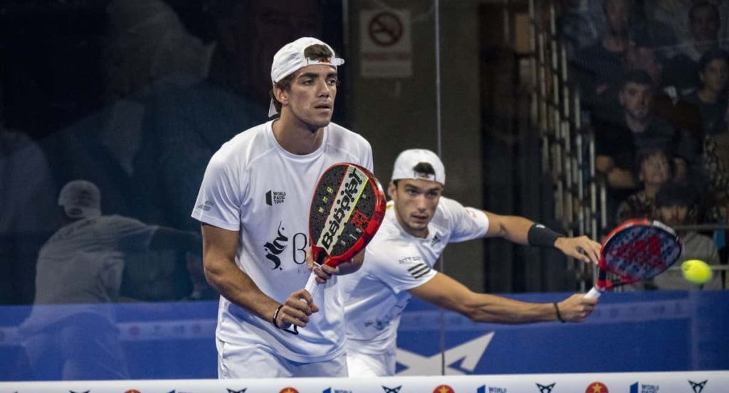 Ale Galán y Juan Lebrón, en un partido.