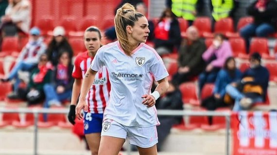 Gio Queiroz ante el Atlético de Madrid.