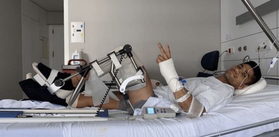 Jorge Martín tras ser operado de las siete fracturas.