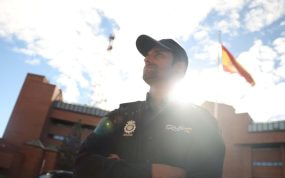 Nieto, de futbolista profesional a policía nacional.