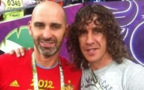 Raúl Martínez y Carles Puyol en la Eurocopa de 2012.