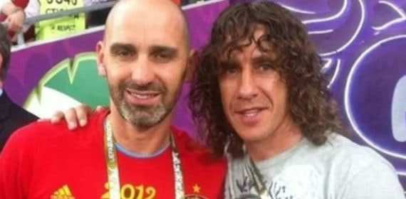 Raúl Martínez y Carles Puyol en la Eurocopa de 2012.