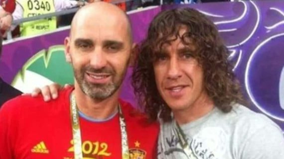 Raúl Martínez y Carles Puyol en la Eurocopa de 2012.