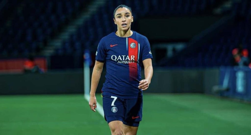 Sakina Karchaoui, jugadora del PSG, durante un partido de la Champions femenina.