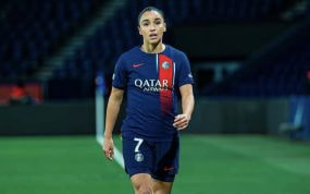 Sakina Karchaoui, jugadora del PSG, durante un partido de la Champions femenina.