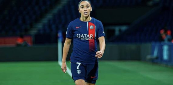 Sakina Karchaoui, jugadora del PSG, durante un partido de la Champions femenina.
