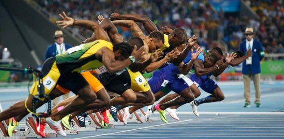 Salida de una carrera de atletismo.