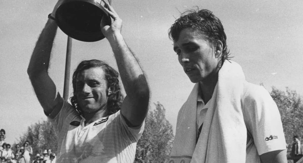 Guillermo Vilas como campeón de 1982 tras superar a Ivan Lendl.