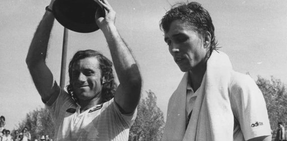 Guillermo Vilas como campeón de 1982 tras superar a Ivan Lendl.