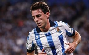 Álvaro Odriozola, durante un partido de la Real Sociedad.