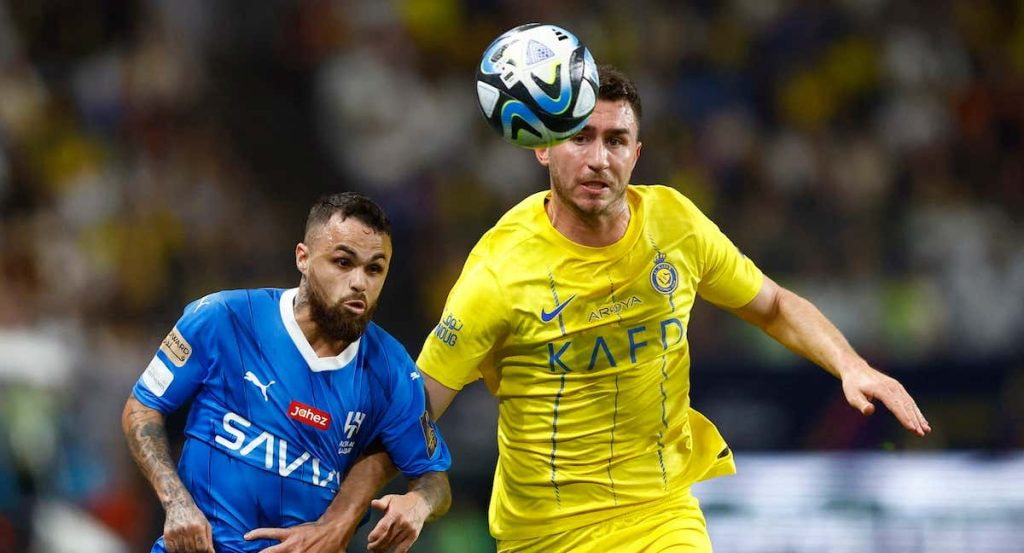 Aymeric Laporte durante un partido con el Al-Nassr.