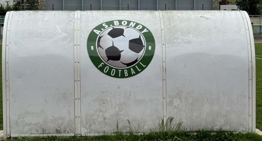 El banquillo del A.S. Bondy, el club en el que se formó Mbappé.