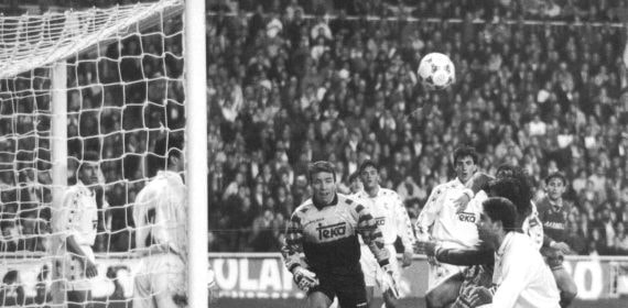 Paco Buyo, en un partido con el Real Madrid en 1994.