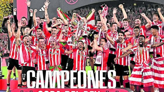 Munian y De Marcos levantan juntos el título de la Copa del Rey en La Cartuja.