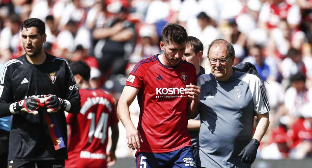 David García abandona el césped tras sufrir una nueva lesión muscular.