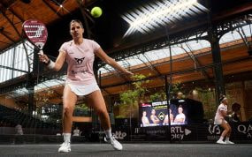 Delfi Brea durante el Premier Padel de Bruselas.