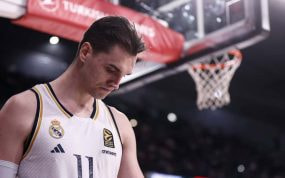 Mario Hezonja, cabizbajo.