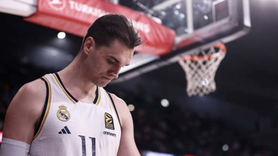 Mario Hezonja, cabizbajo.