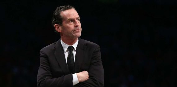 Kenny Atkinson en un partido ante los Hawks en su etapa al frente de los Nets.