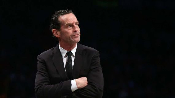 Kenny Atkinson en un partido ante los Hawks en su etapa al frente de los Nets.