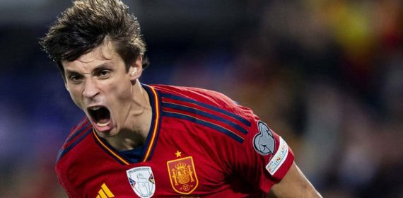 Le Normand en un partido con la Selección española.