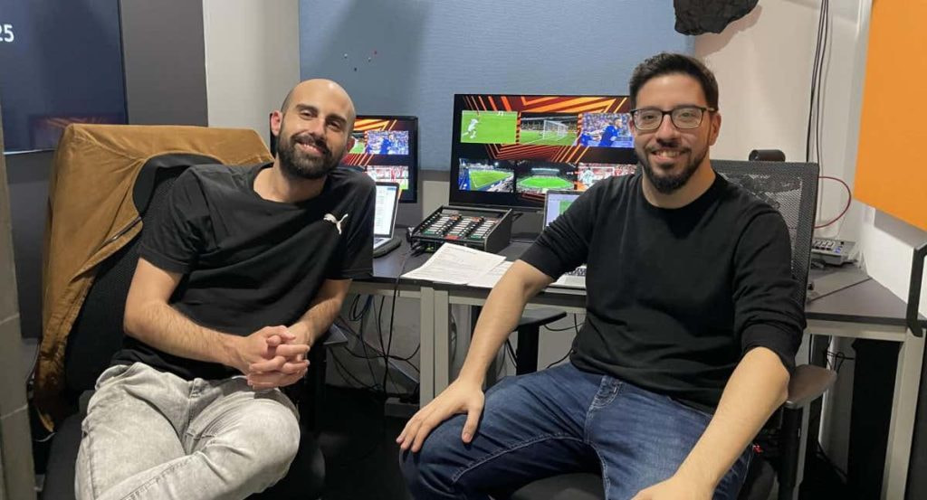 Fermín Suárez y Jaume Naveira, en el estudio donde narran cada jueves el Multi.