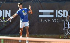 Carlos Alcaraz se entrena antes del Mutua Madrid Open.