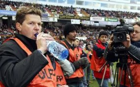 Piterman, ejerciendo de fotógrafo en uno de los partidos en los que decidió bajar al verde.