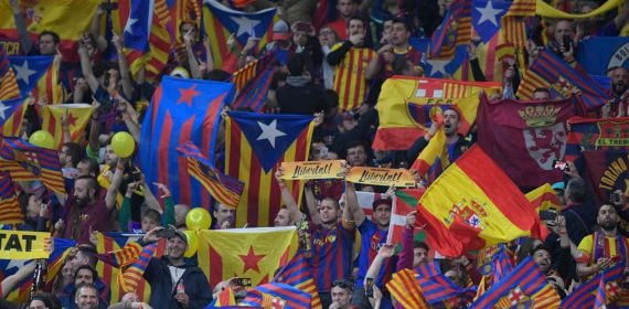 Banderas estrelladas en la final de la Copa del Rey.