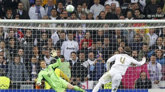 Sergio Ramos falla el penalti decisivo contra el Bayern de Múnich en 2012.