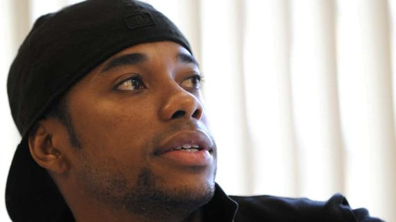 Robinho durante una conferencia de prensa.