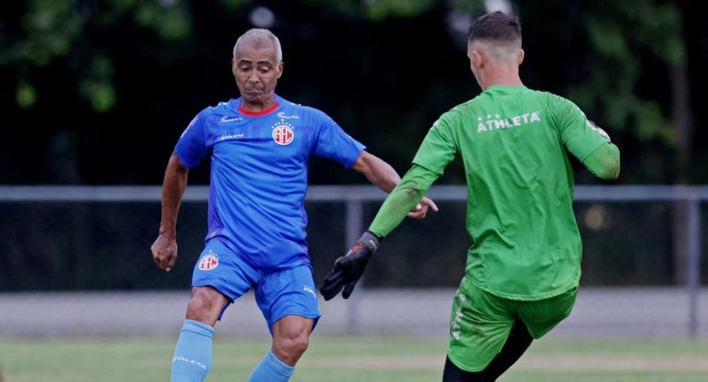 Romario en su primer entrenamiento con el América.