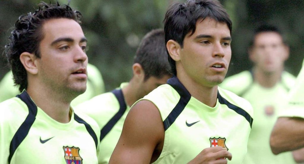 Xavi y Saviola durante un entrenamiento en su etapa en el Barcelona.