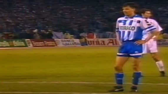 Djukic, en el momento de lanzar el penalti en 1994.