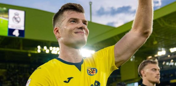 Sorloth tras su póker al Real Madrid.