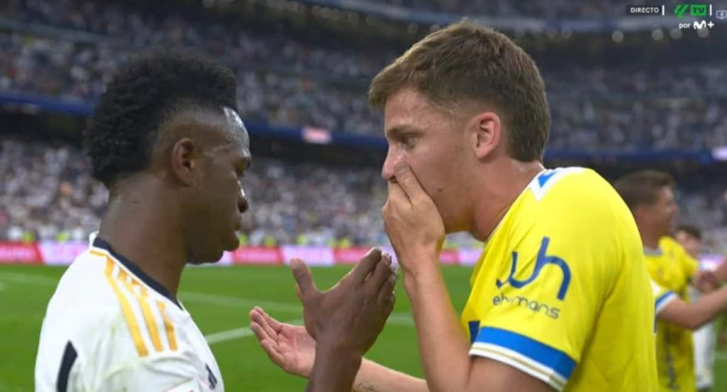 Alejo y Vinicius hablan tras el partido.