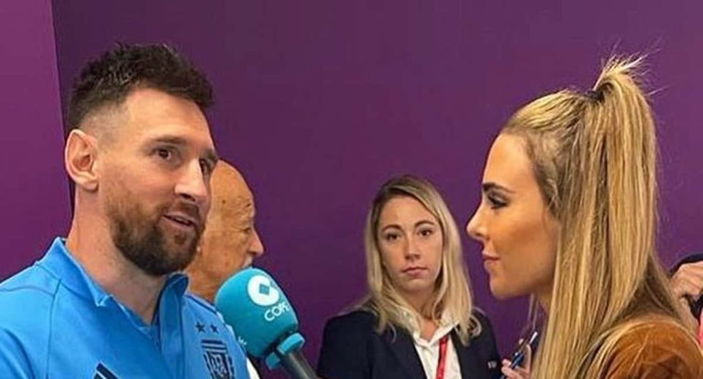 Helena Condis, entrevistando a Messi en el Mundial de Catar.