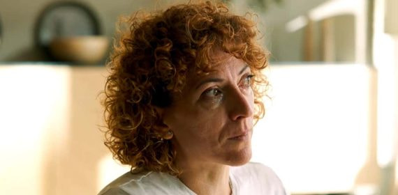 Azucena Jiménez habla durante el documenta 'Chava. El ciclista del pueblo'