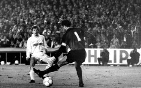 La liga 89-90 es la última que dio TVE en abierto para todo el territorio nacional.