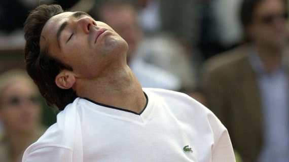 Álex Corretja durante la final de Roland Garros ante Gustavo Kuerten.