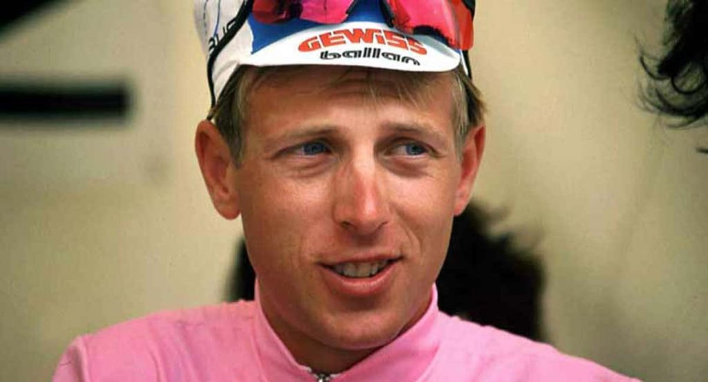 Eugeni Berzin, con la 'maglia' rosa en el Giro del 94.