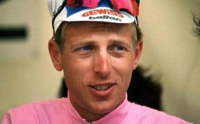 Eugeni Berzin, con la 'maglia' rosa en el Giro del 94.