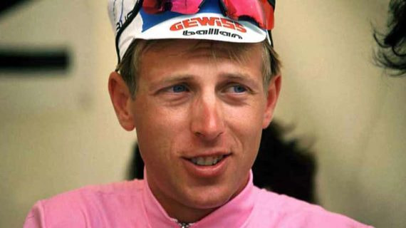 Eugeni Berzin, con la 'maglia' rosa en el Giro del 94.
